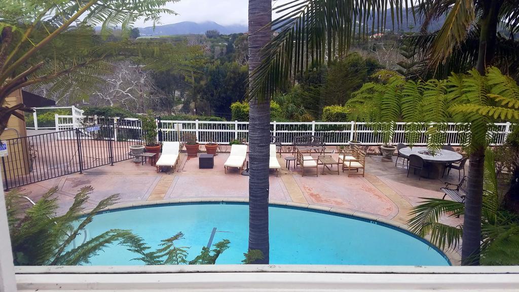 Malibu Country Inn Exterior foto